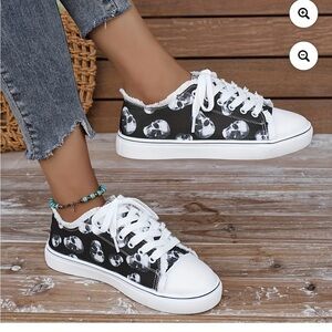 NEW Womens Canvas Seaside Black/White Skull Tie Sneakers Women’s Size 36 5.5